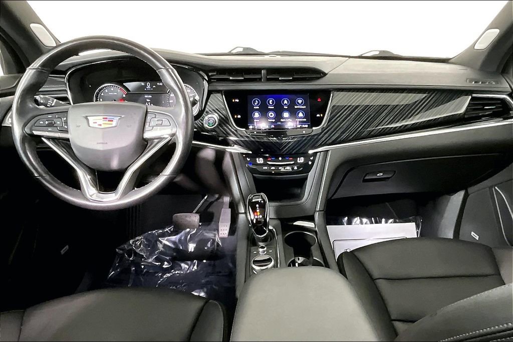 Used 2024 Cadillac XT6 Premium Luxury image 15
