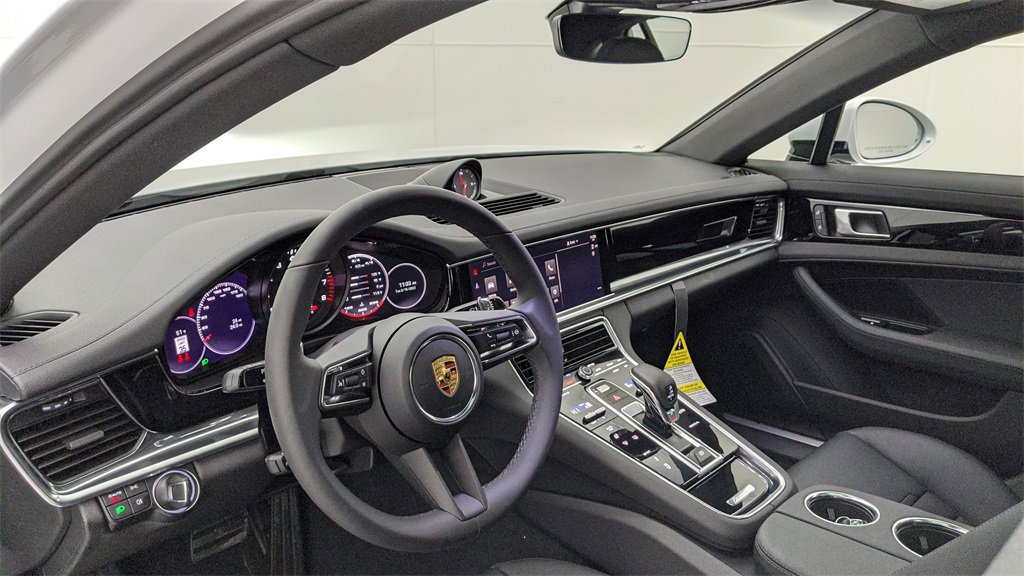 Used 2022 Porsche Panamera 4 image 33
