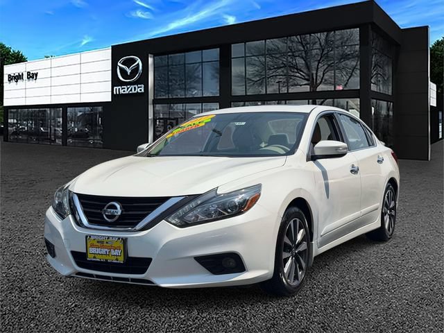 Used 2017 Nissan Altima 2.5 SL w/ 2.5 Technology Package FWD image 2