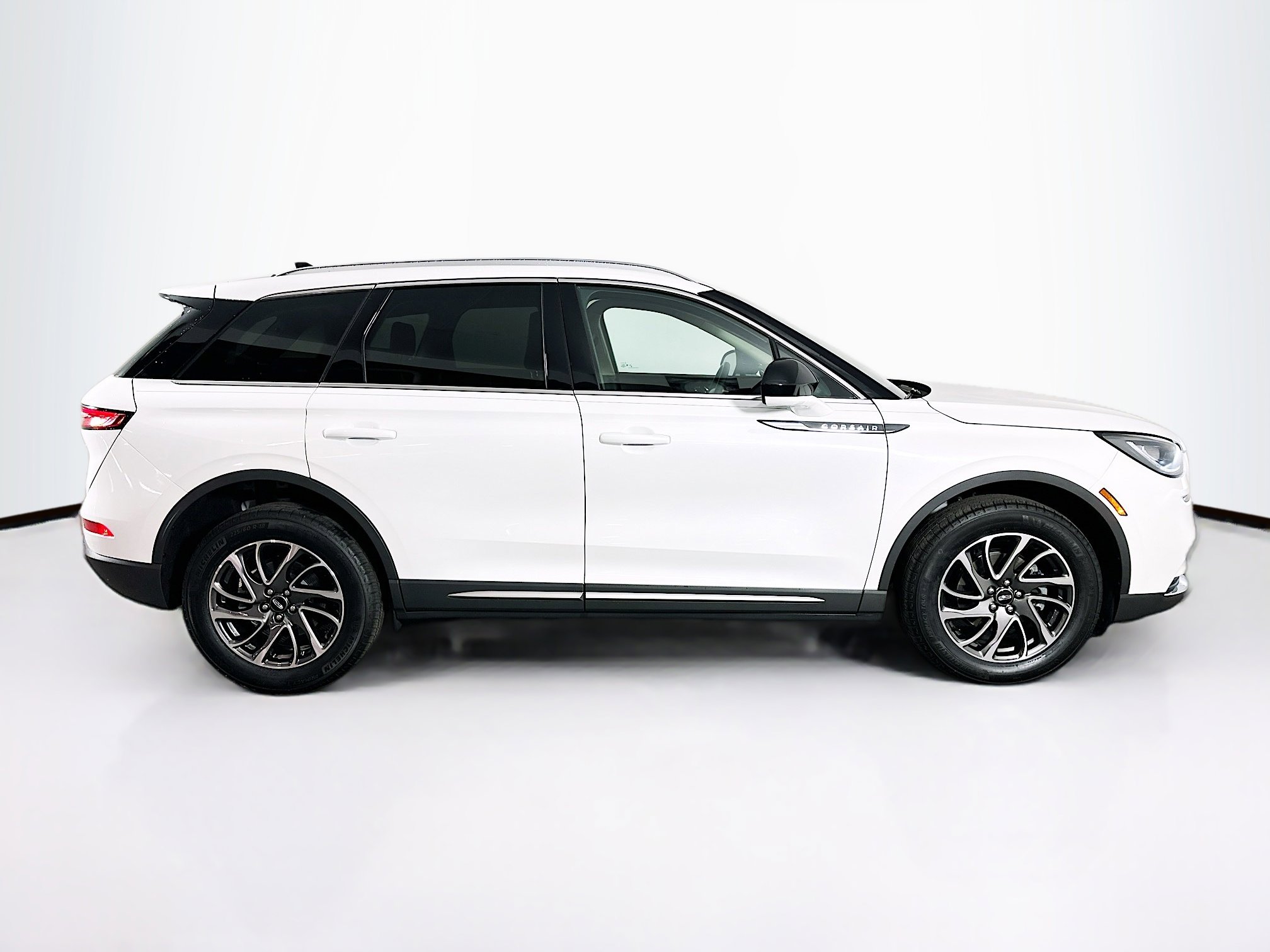 Used 2022 Lincoln Corsair AWD w/ Equipment Group 101A image 10