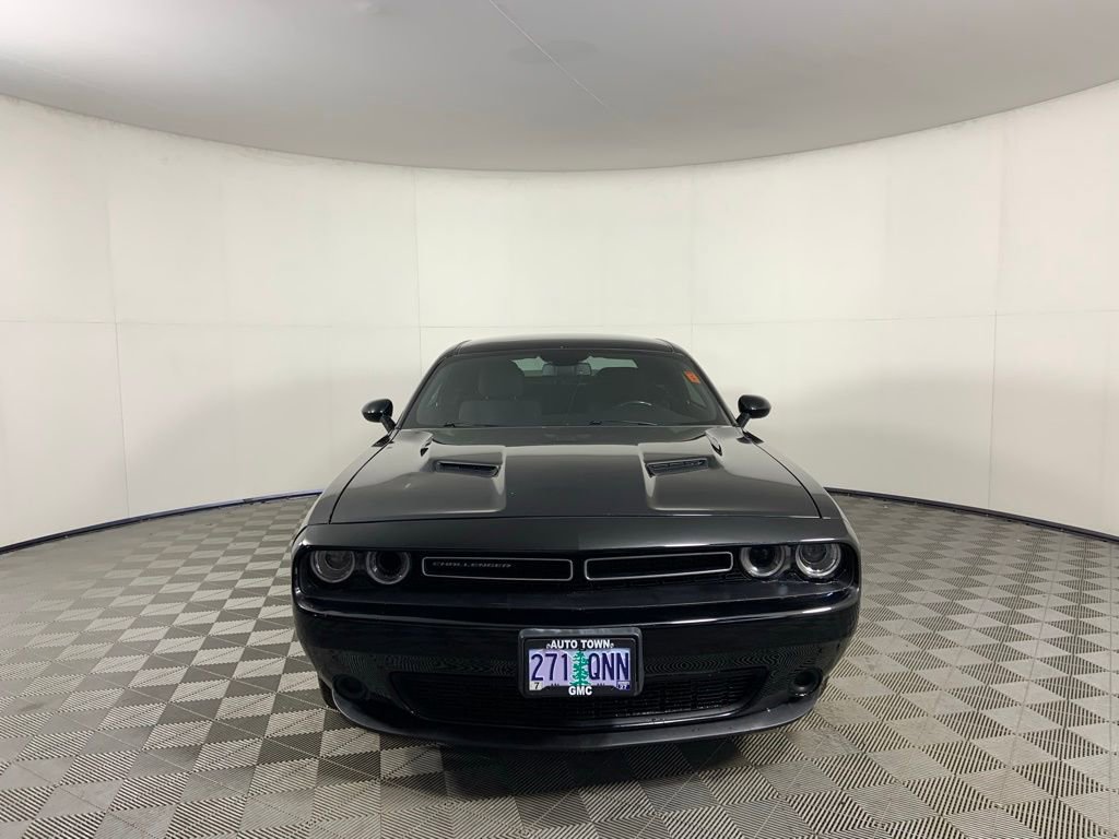 Used 2019 Dodge Challenger SXT image 4