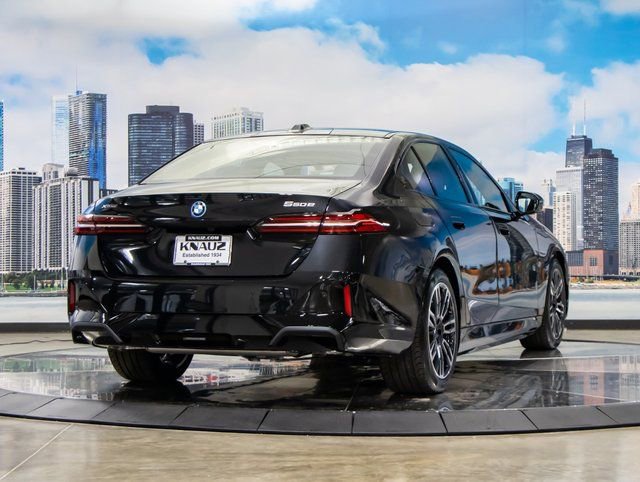 Used 2026 BMW 550e xDrive w/ Premium Package image 8