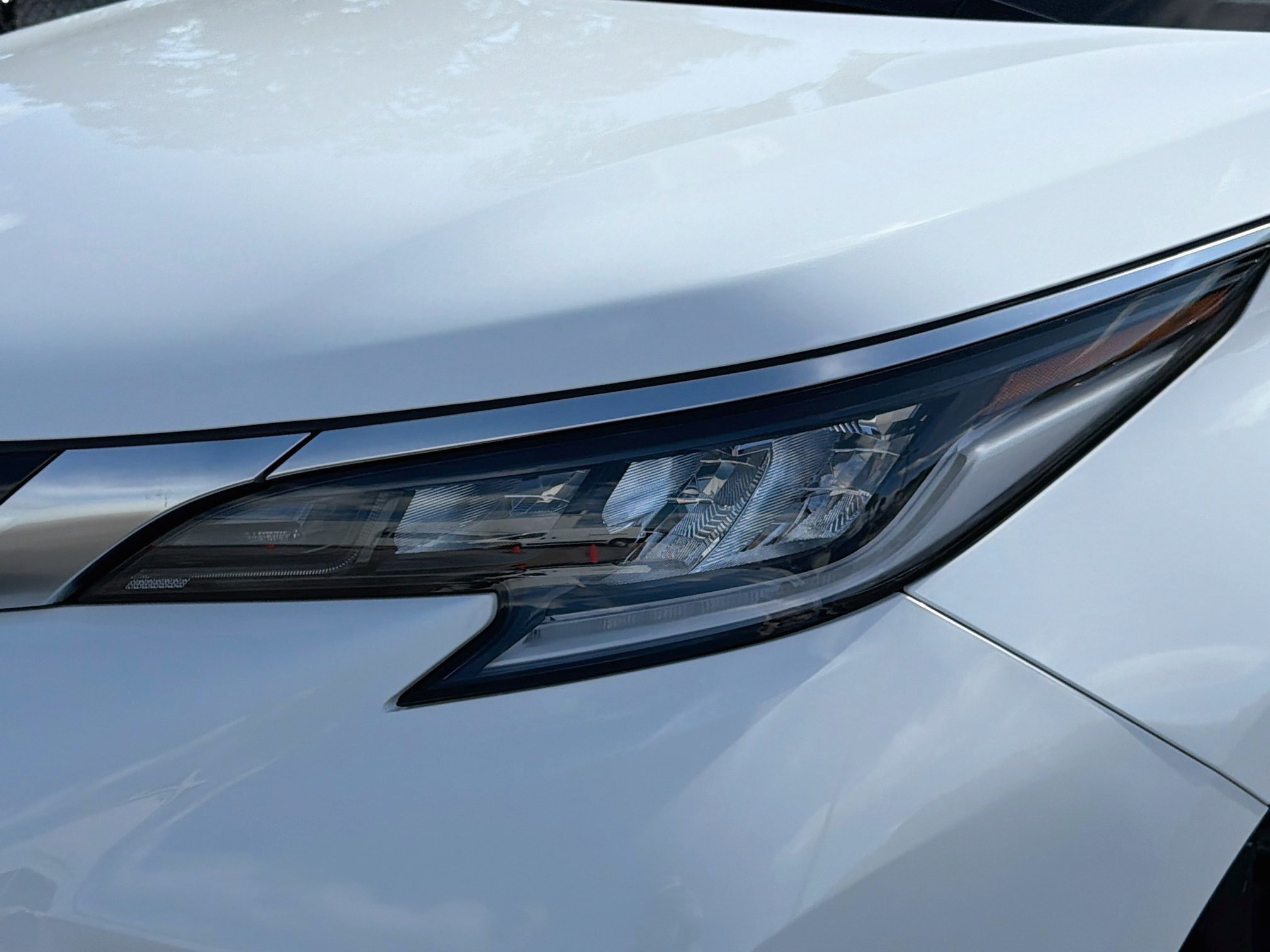 Used 2024 Toyota Sienna XSE w/ XSE Plus Package FWD image 9