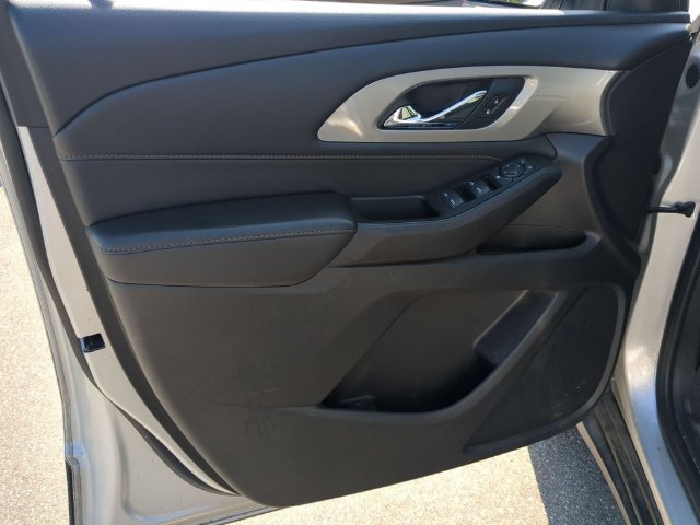 Used 2021 Chevrolet Traverse LS FWD image 15