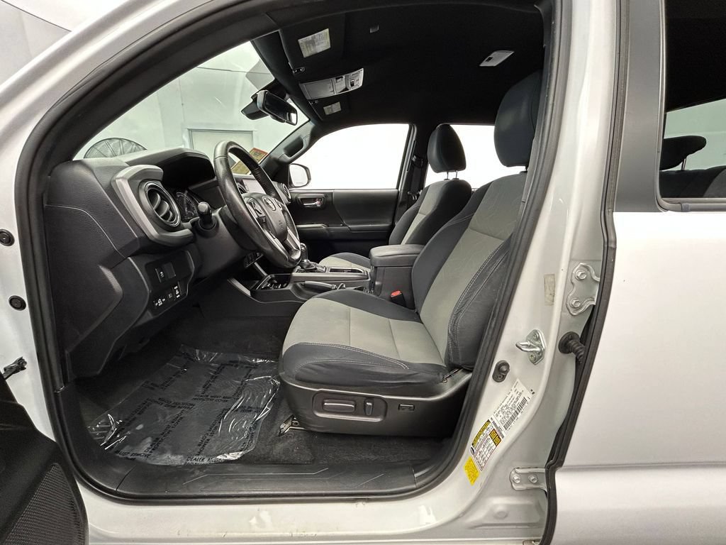 Used 2021 Toyota Tacoma TRD Sport RWD image 46