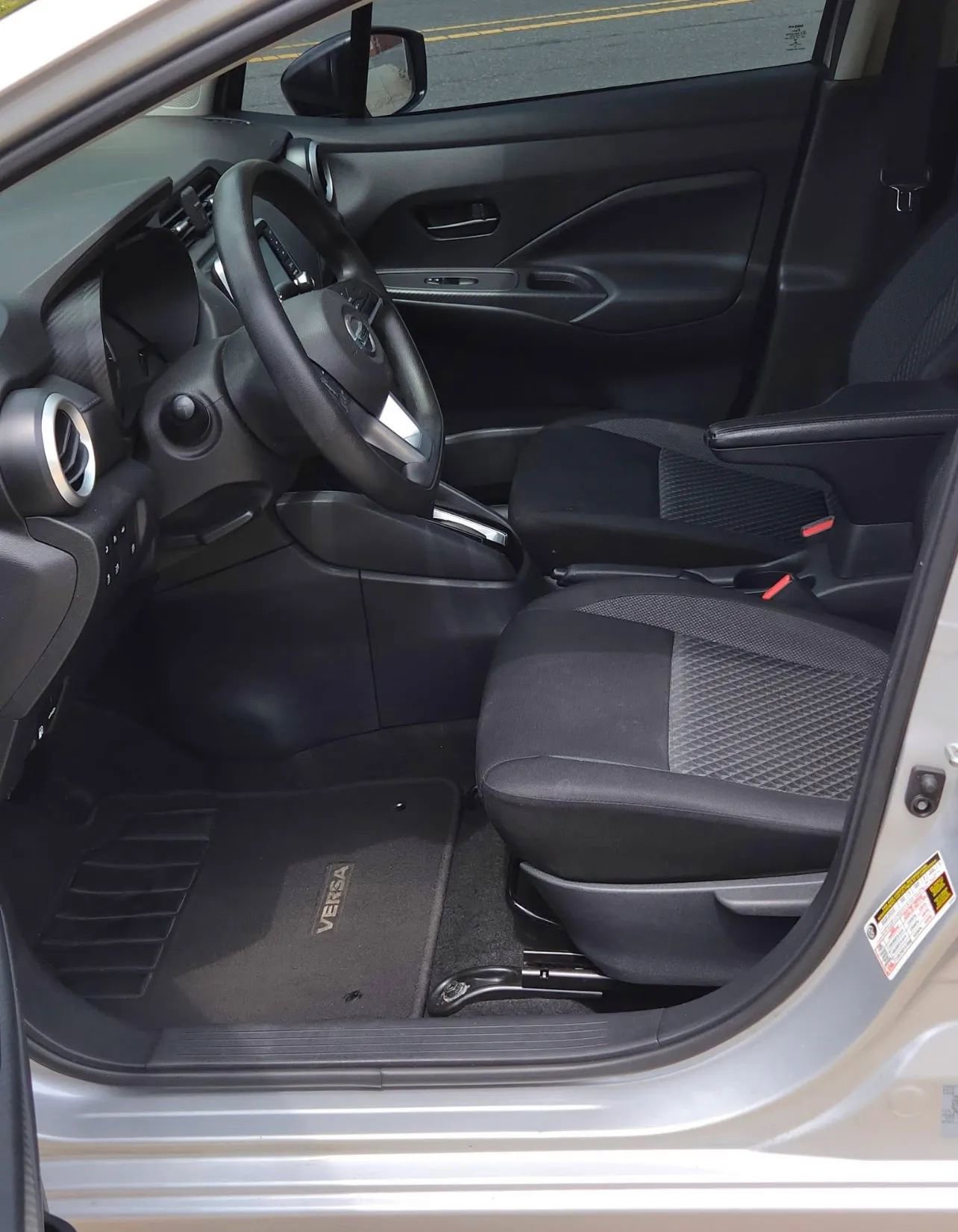 Used 2020 Nissan Versa S FWD image 9