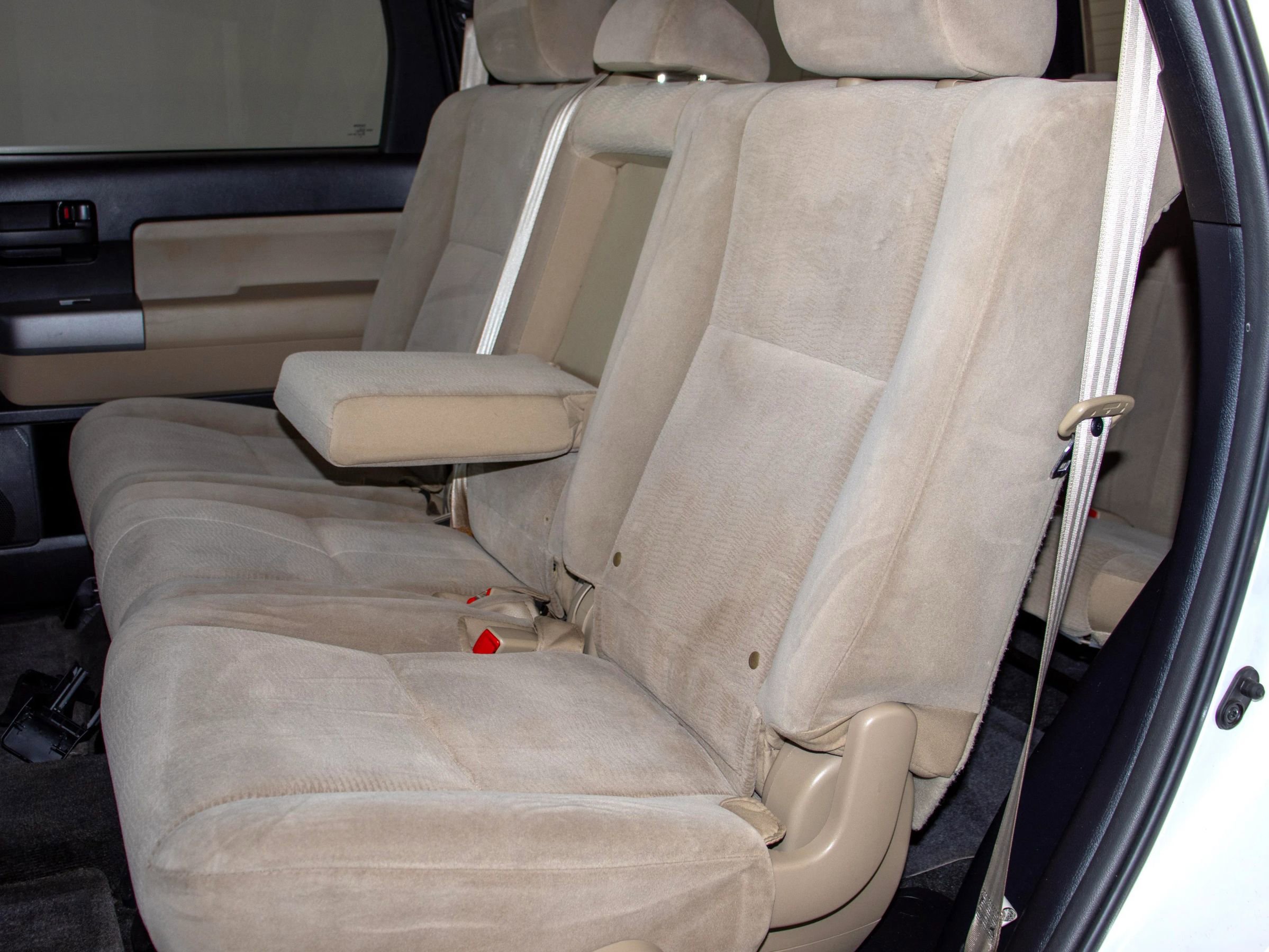 Used 2014 Toyota Sequoia SR5 RWD image 13