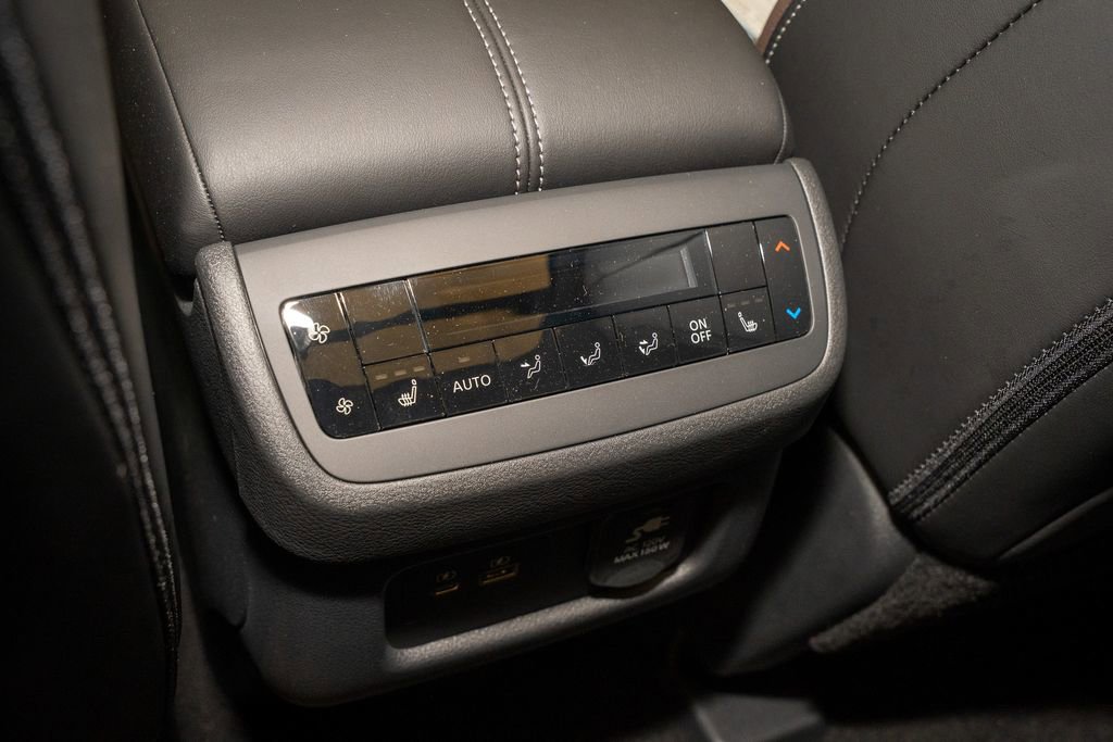 New 2025 Nissan Pathfinder Platinum w/ Lighting Package (N92) image 17