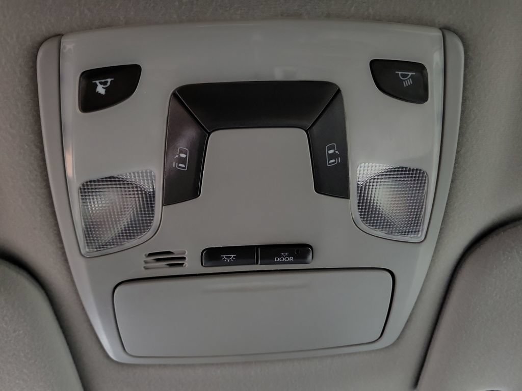 Used 2014 Toyota Sienna LE FWD image 21