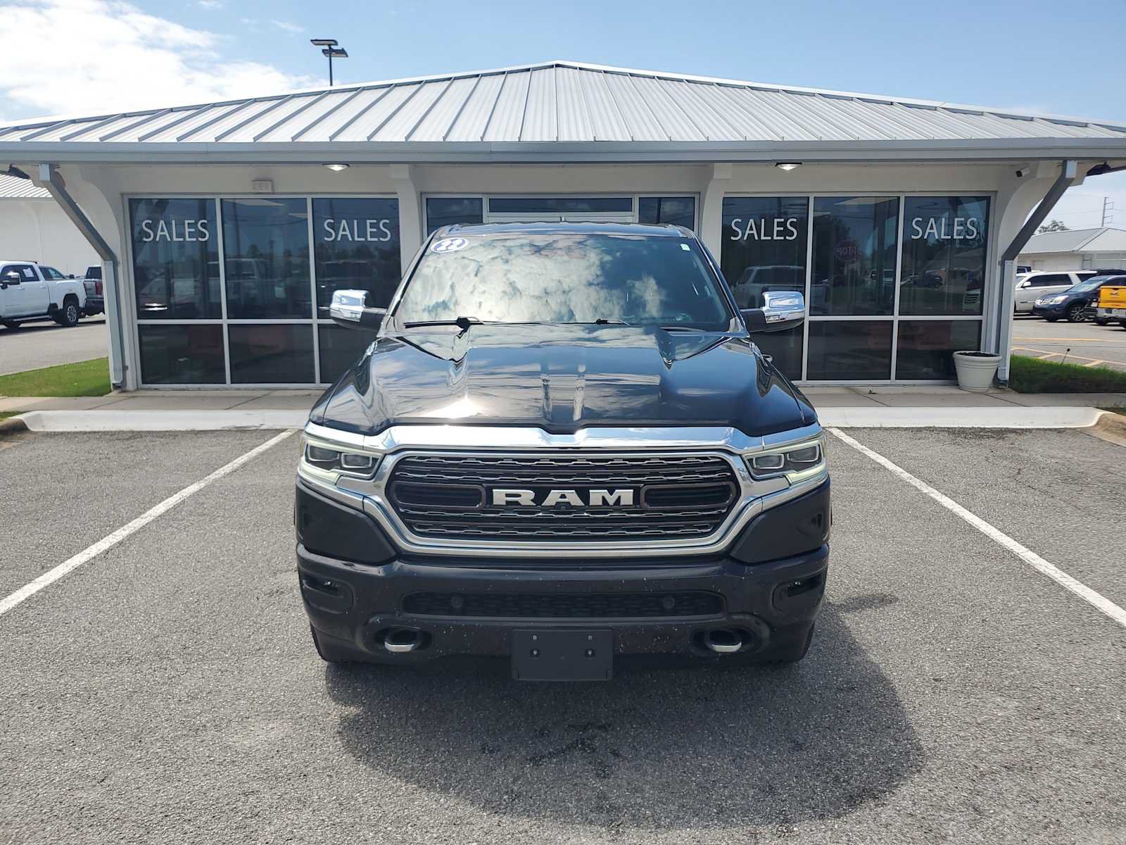 Used 2022 RAM 1500 Limited AWD/4WD image 9