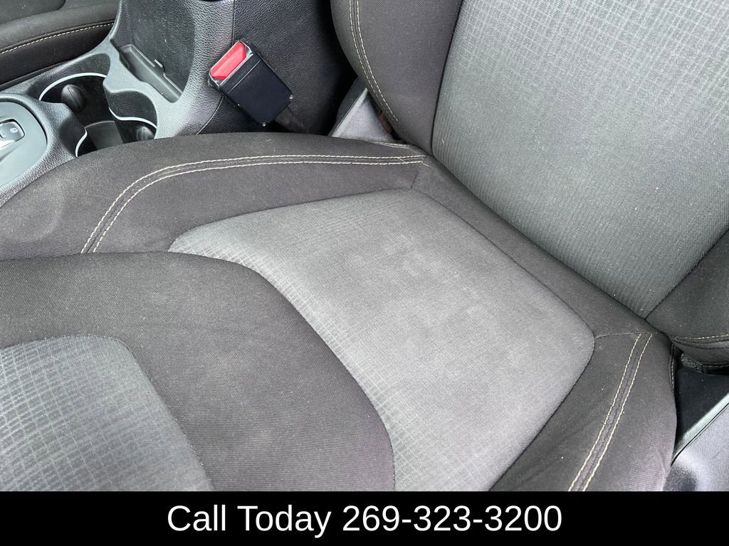 Used 2016 Jeep Cherokee Latitude AWD/4WD image 9