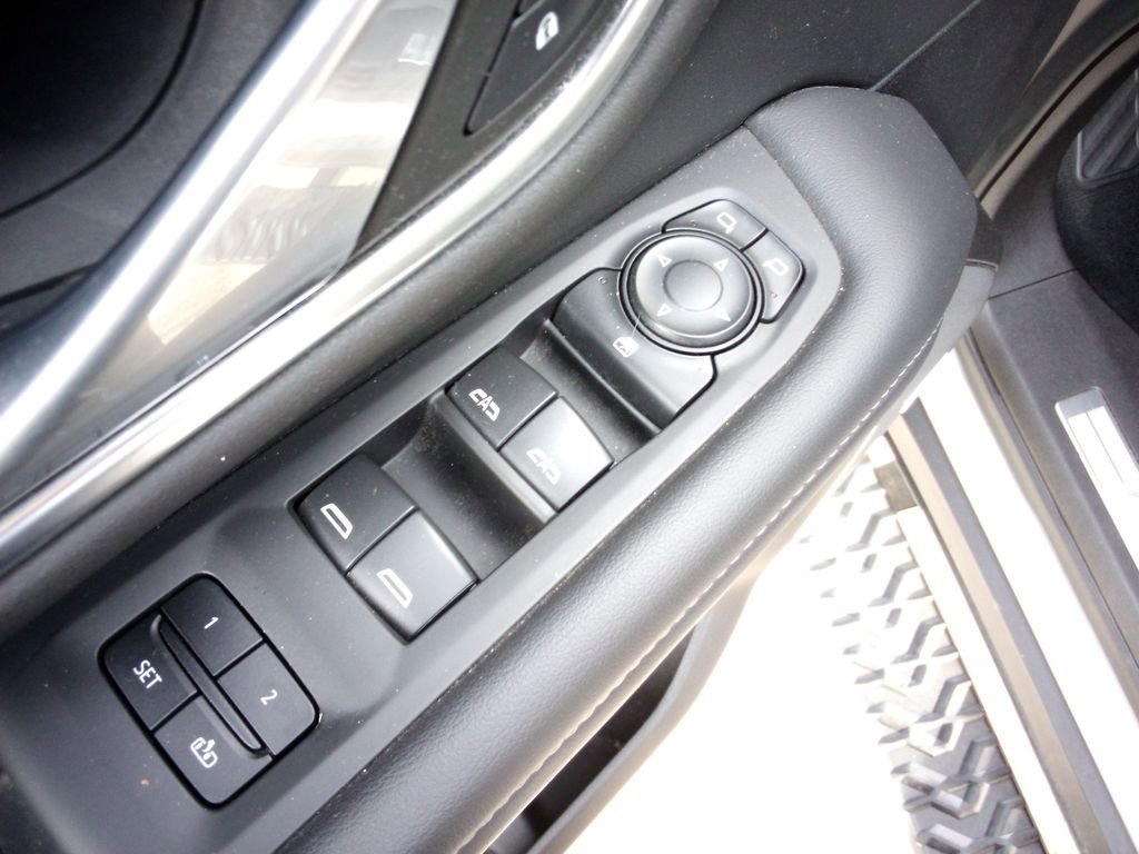 Used 2021 Chevrolet Tahoe Z71 image 12