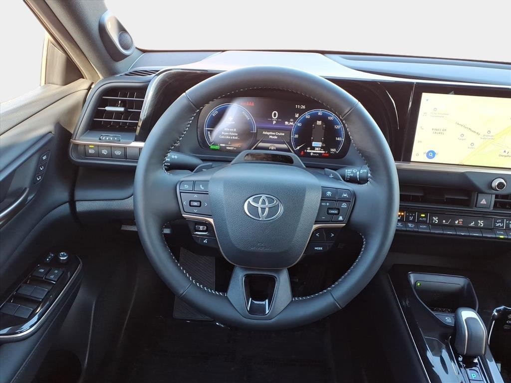 Used 2025 Toyota Crown Signia image 10