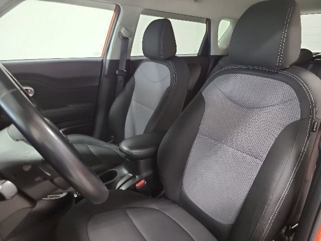 Used 2018 Kia Soul + FWD image 16