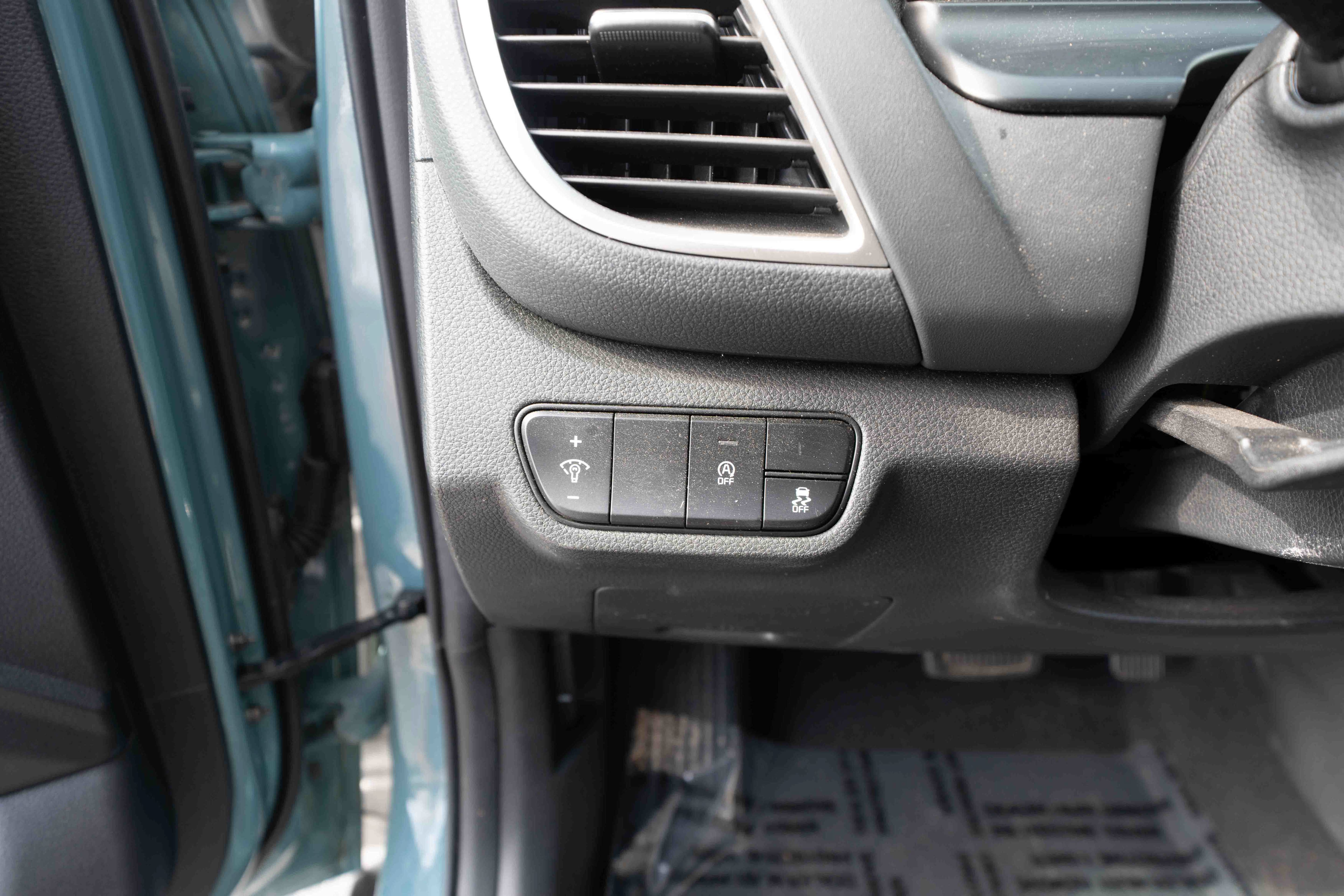Used 2024 Kia Seltos EX FWD image 11
