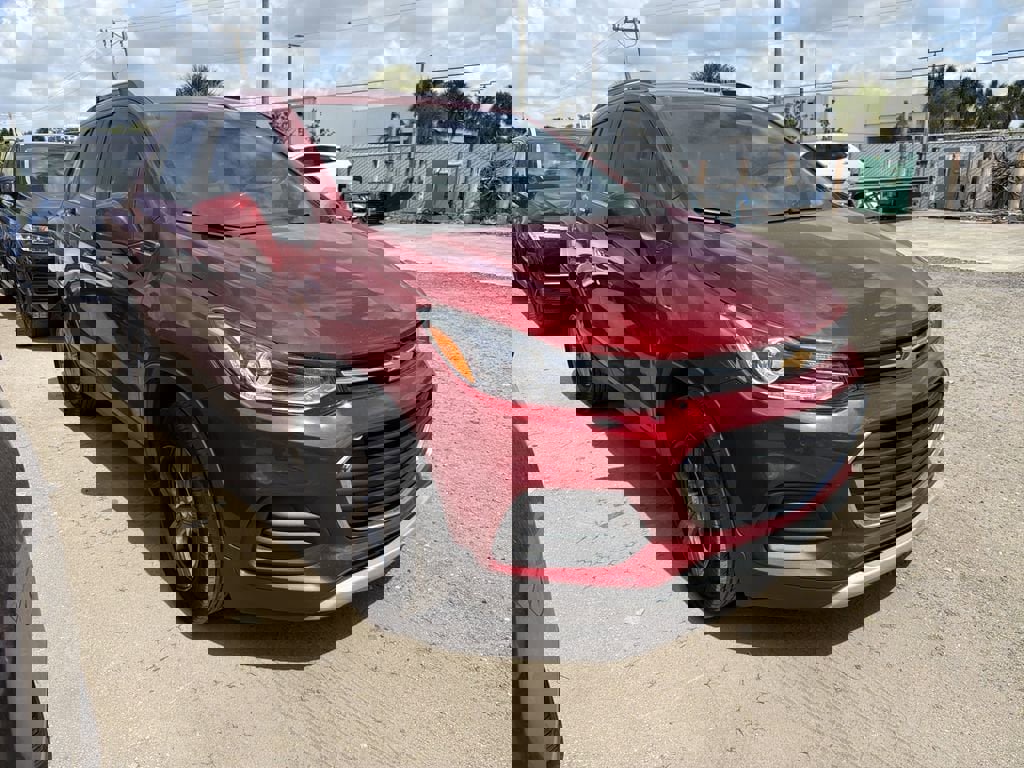 Used 2019 Chevrolet Trax LT w/ Driver Confidence Package image 1