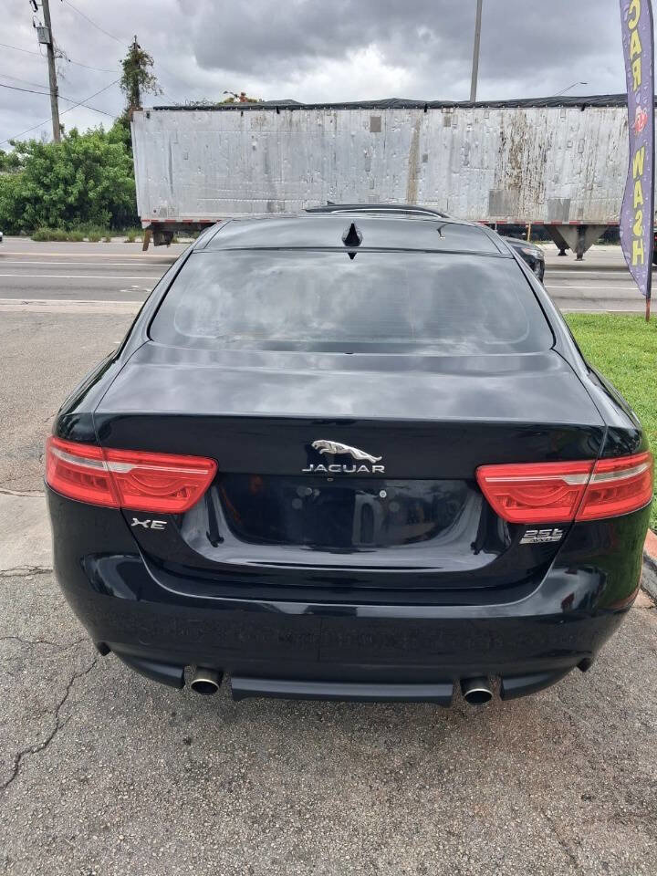 Used 2019 Jaguar XE Premium AWD/4WD image 5