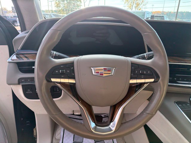 Used 2023 Cadillac Escalade Sport Platinum AWD/4WD image 16