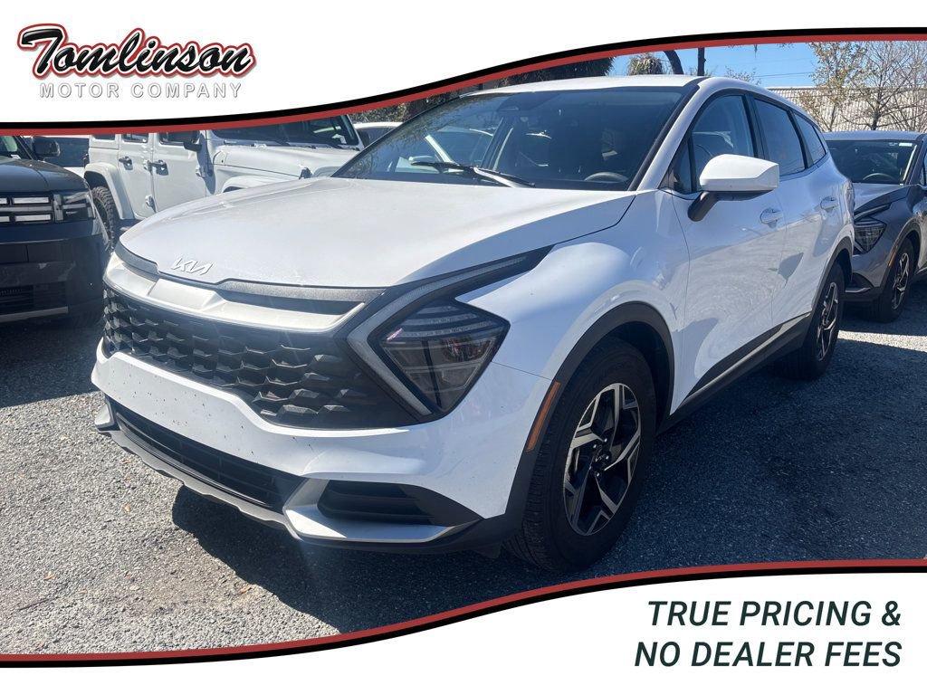 Used 2025 Kia Sportage LX image 1