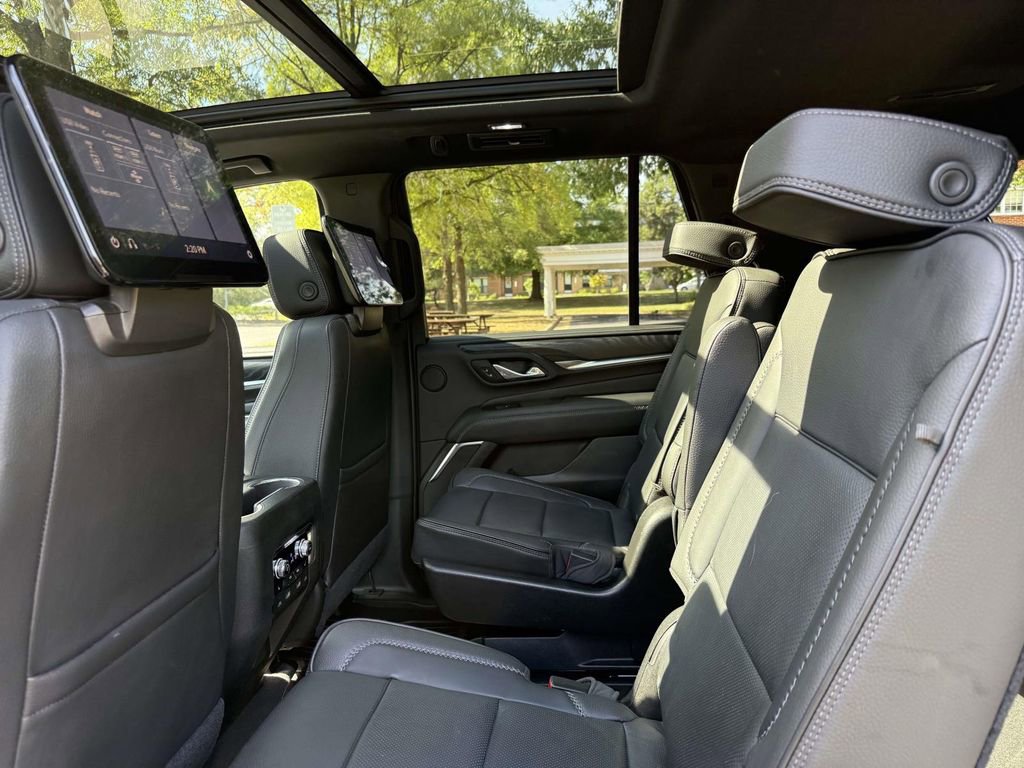 Used 2021 GMC Yukon Denali w/ Denali Premium Package image 19