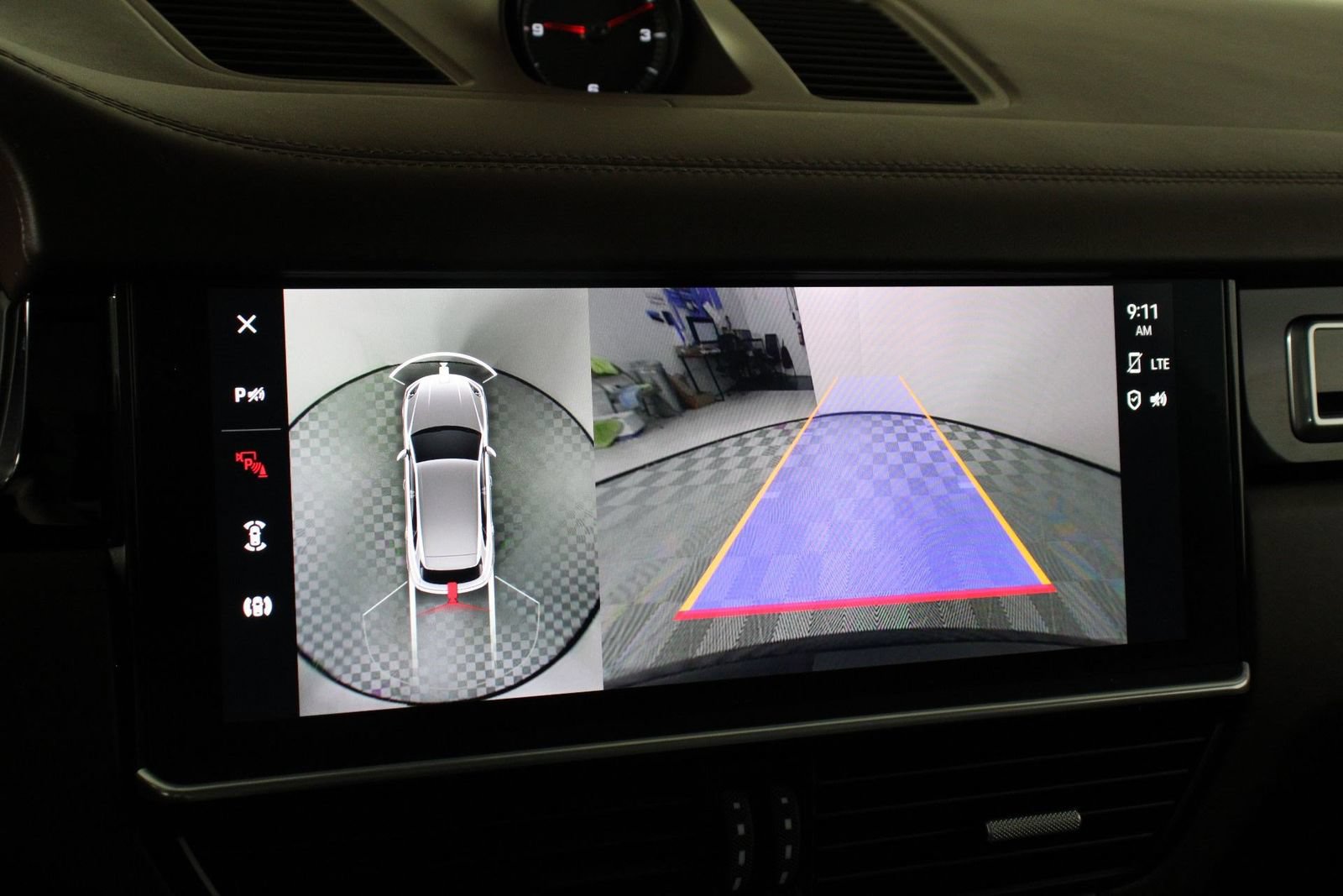 Certified 2023 Porsche Cayenne S AWD/4WD image 17