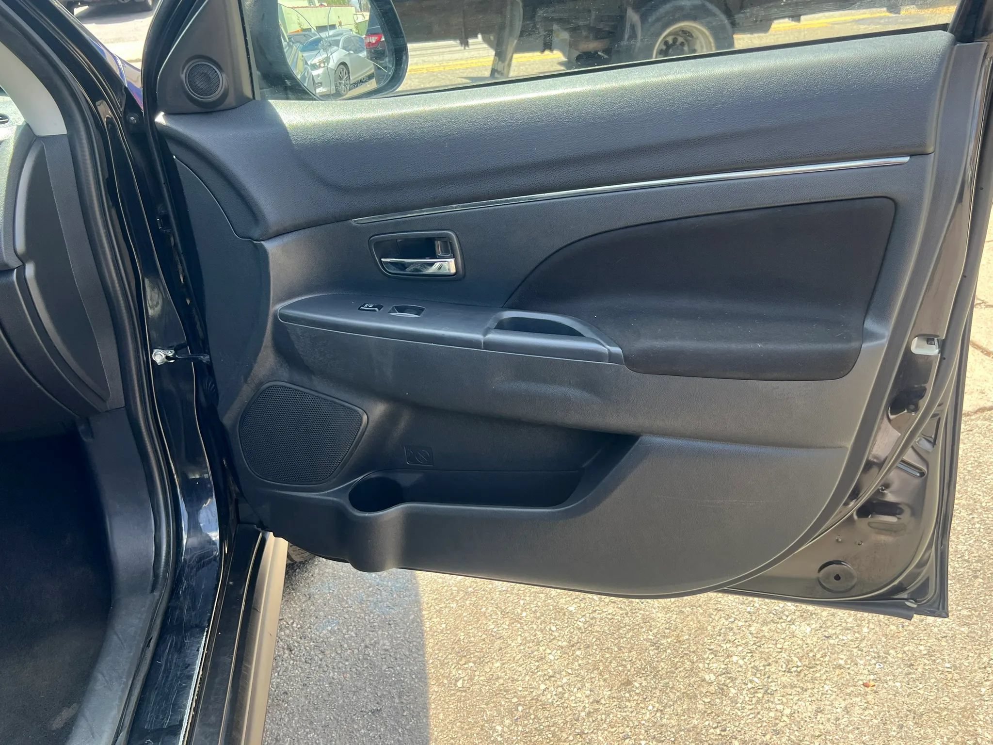 Used 2021 Mitsubishi Outlander Sport ES FWD image 26