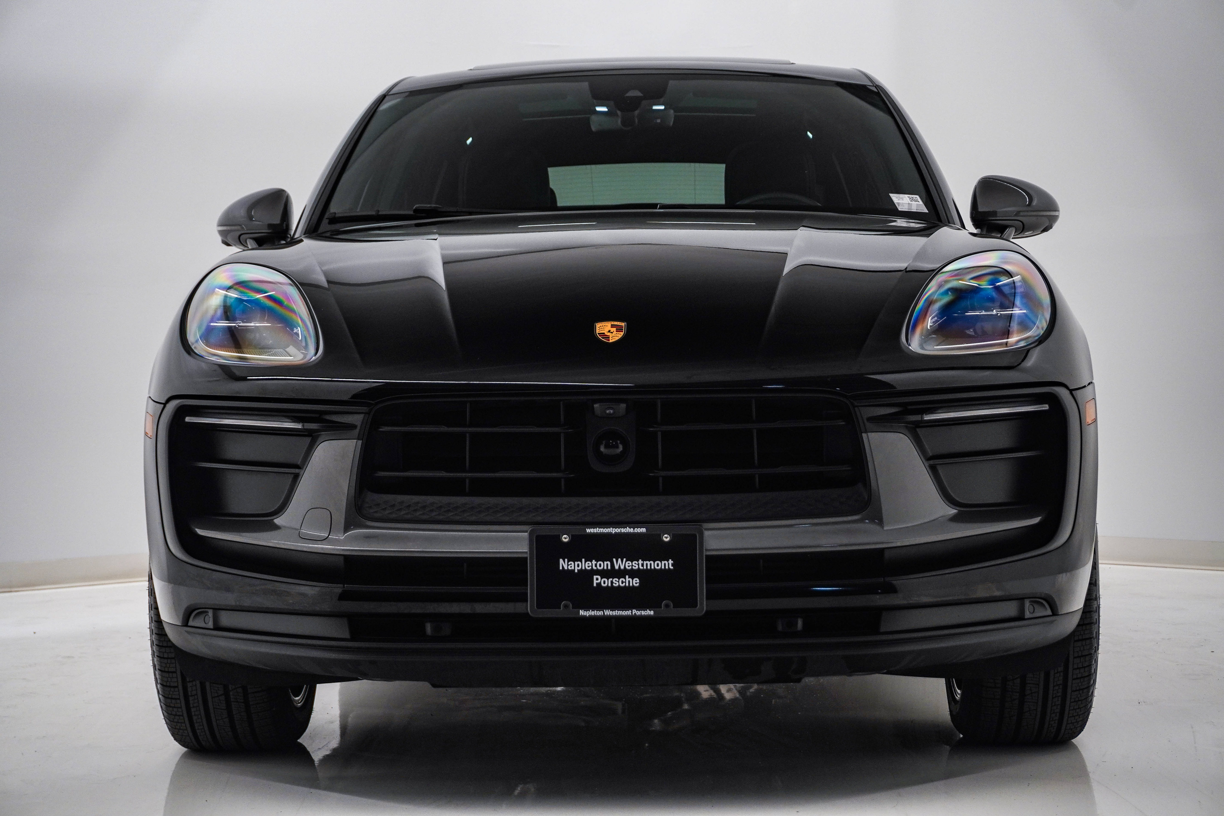 Certified 2026 Porsche Macan Turbo AWD/4WD image 9