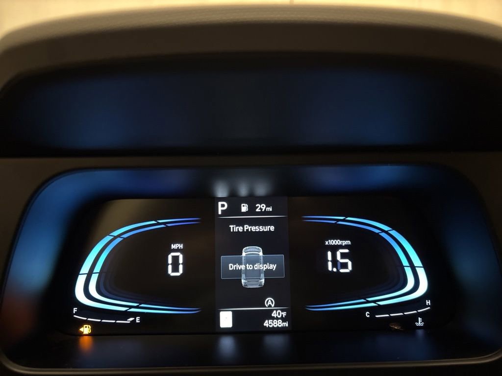 Certified 2025 Hyundai Elantra SE image 14