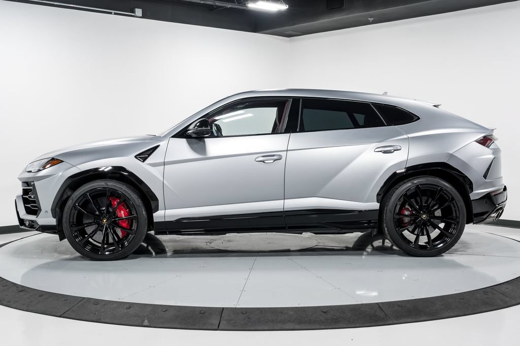Used 2022 Lamborghini Urus AWD/4WD image 6