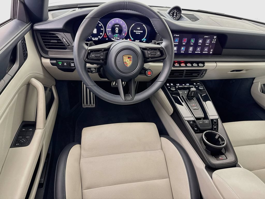 Certified 2025 Porsche 911 Targa 4 GTS AWD/4WD image 24