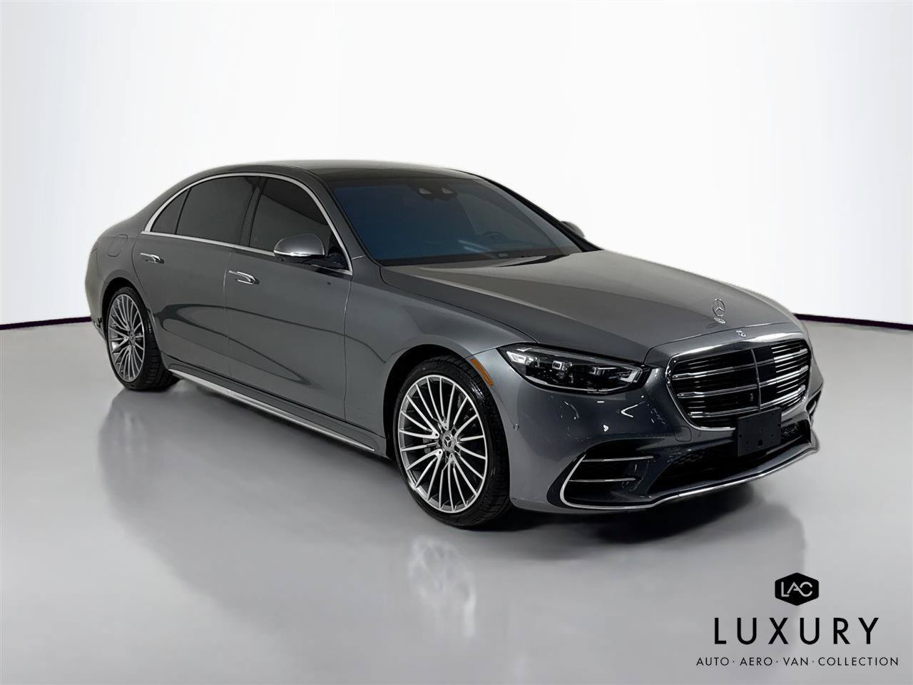 Used 2023 Mercedes-Benz S 500 4MATIC w/ AMG Line image 3