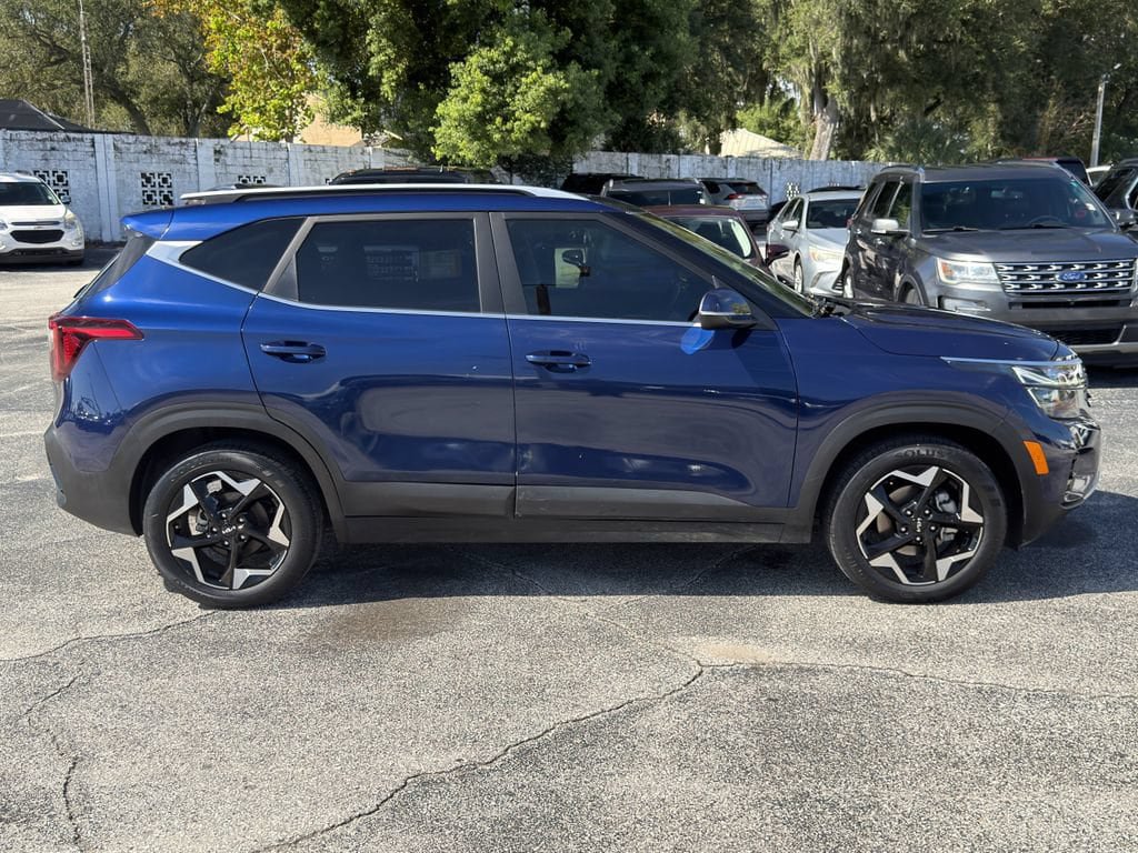 Certified 2025 Kia Seltos EX w/ EX Sunroof Package FWD image 4