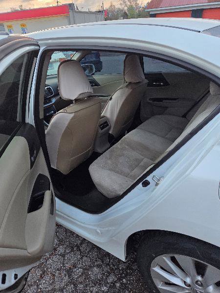 Used 2015 Honda Accord EX image 12