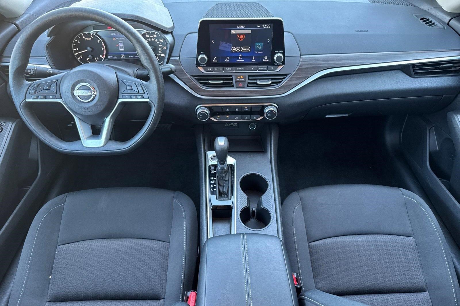 Used 2025 Nissan Altima 2.5 SV image 14