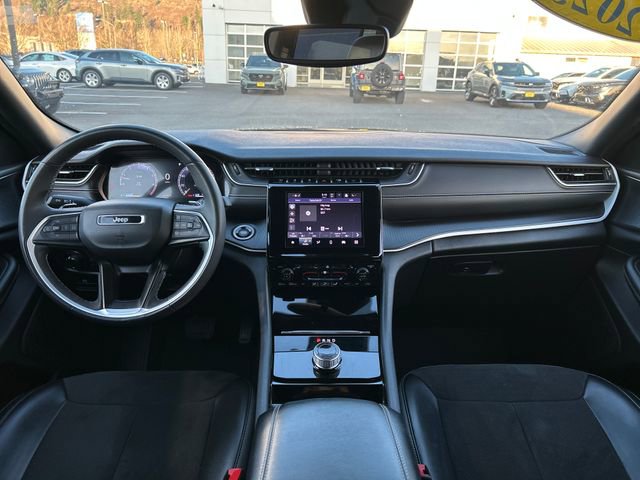 Used 2023 Jeep Grand Cherokee L Laredo image 15