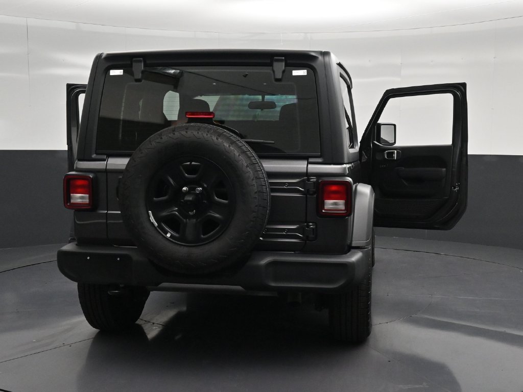 Used 2026 Jeep Wrangler Sport AWD/4WD image 33