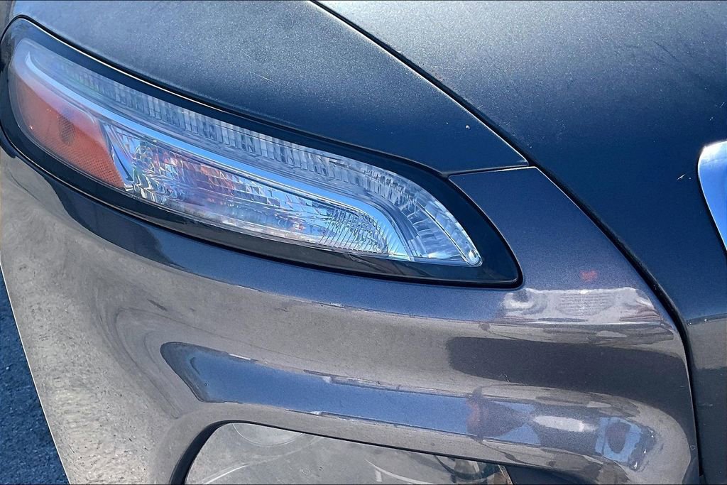 Used 2015 Jeep Cherokee Latitude w/ Comfort/Convenience Group image 31