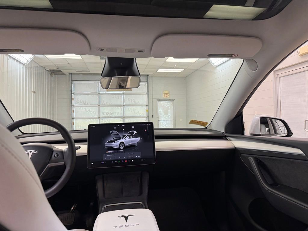 Used 2023 Tesla Model Y Long Range AWD/4WD image 23