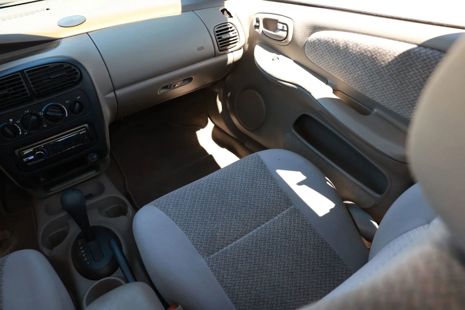 Used 2001 Dodge Neon Highline image 22