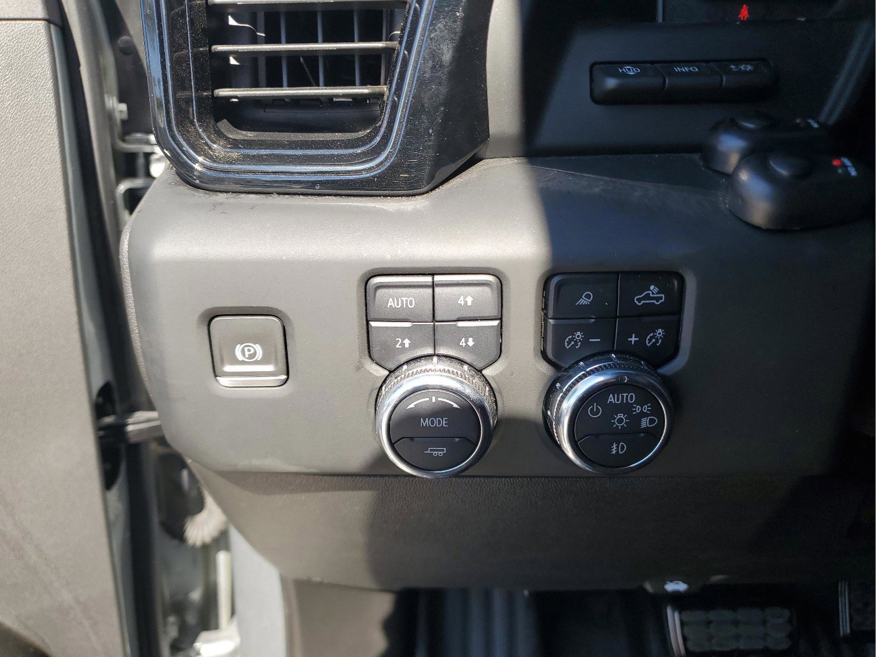 Used 2024 GMC Sierra 2500 AT4 w/ AT4 Premium Plus Package image 25