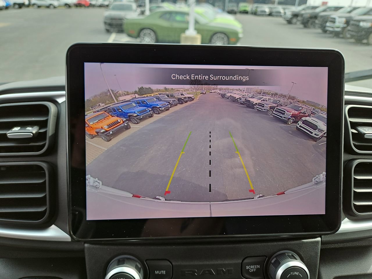 New 2025 RAM ProMaster 2500 w/ Quick Order Package 22G SLT image 17