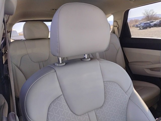 Used 2022 Kia Sorento S image 16