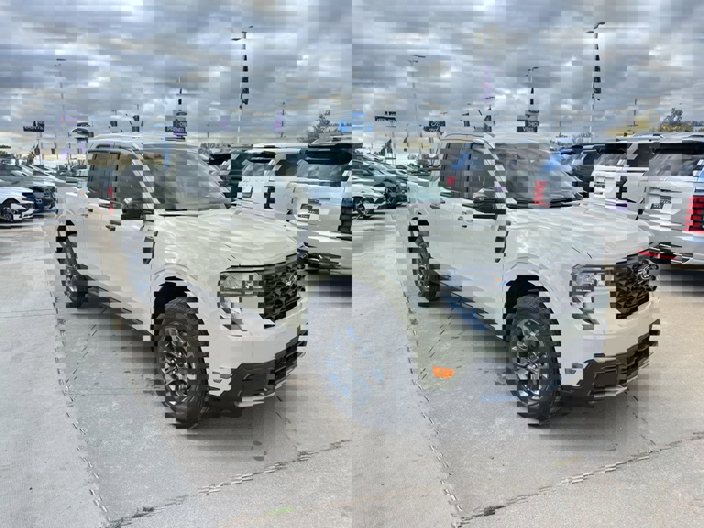 New 2025 Ford Maverick XLT w/ XLT Luxury Package image 2