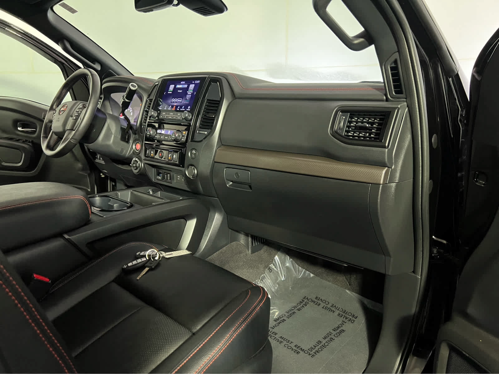 Certified 2024 Nissan Titan PRO-4X w/ Pro-4x Convenience Package AWD/4WD image 29