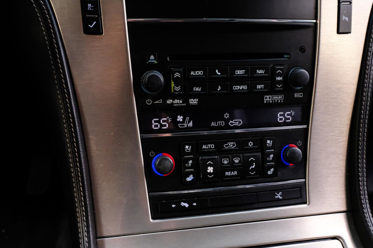 Used 2013 Cadillac Escalade Platinum RWD image 35