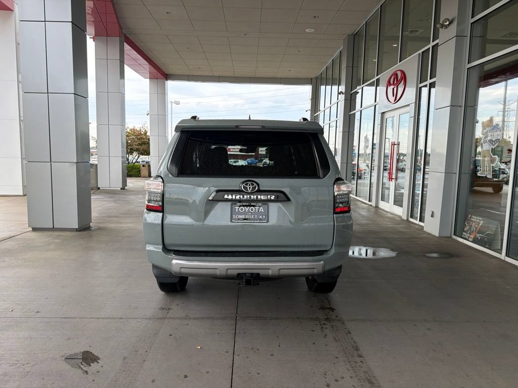 Certified 2023 Toyota 4Runner TRD Off-Road AWD/4WD image 4