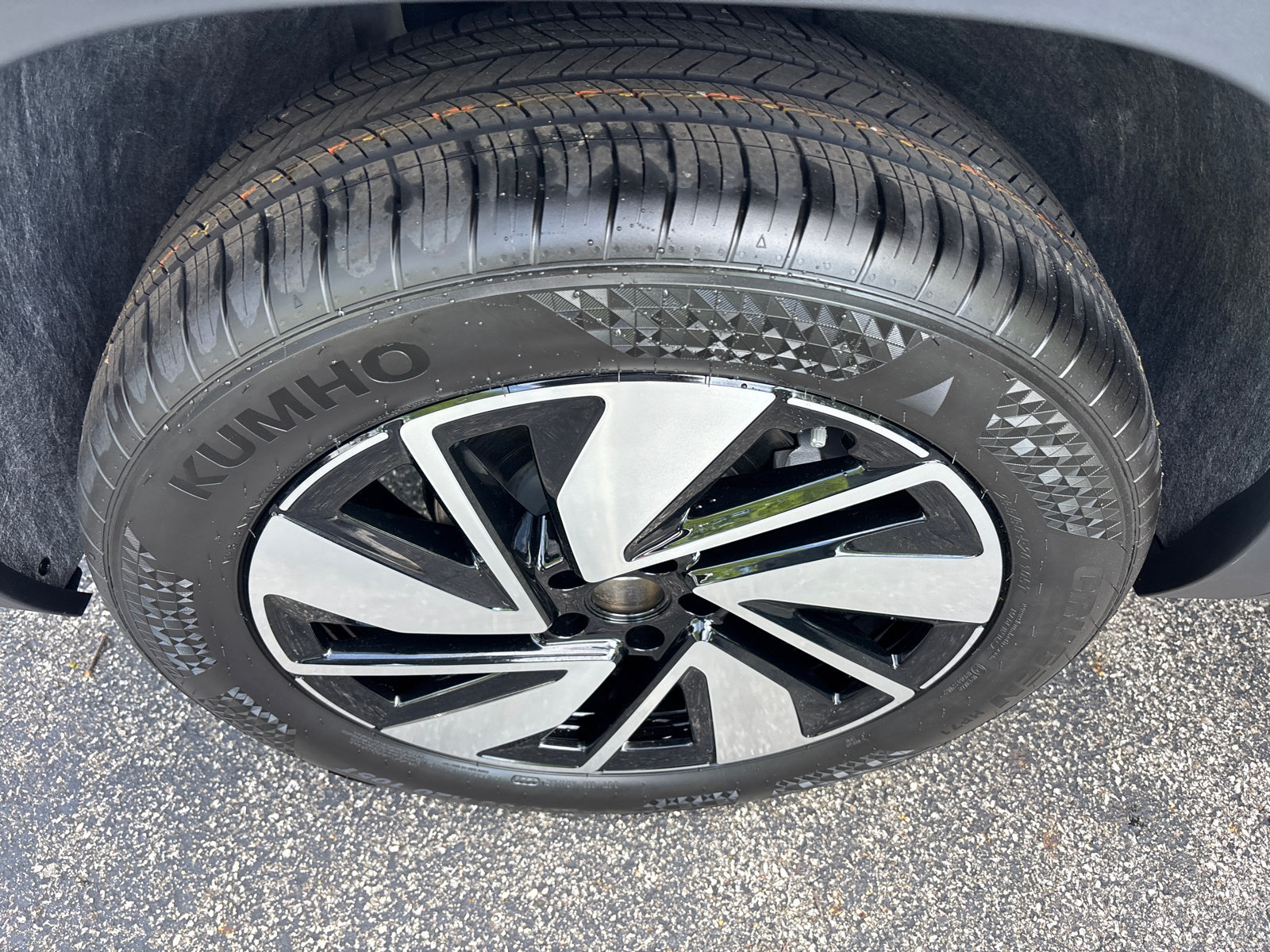 New 2026 Volkswagen Atlas SE FWD image 10
