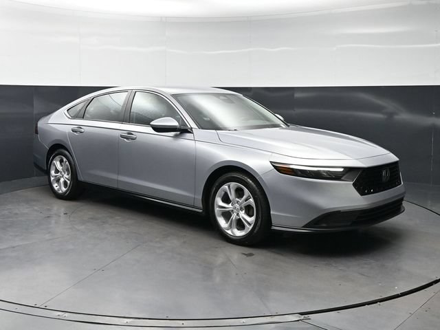 Certified 2025 Honda Accord LX image 3