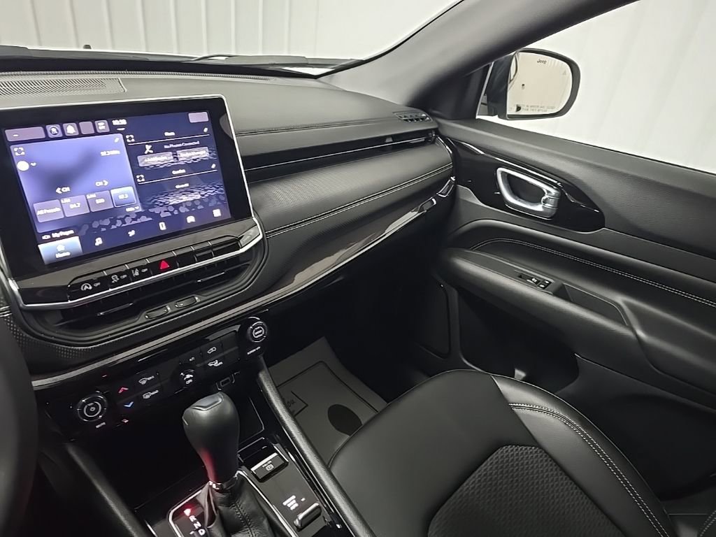 Used 2023 Jeep Compass Altitude image 25