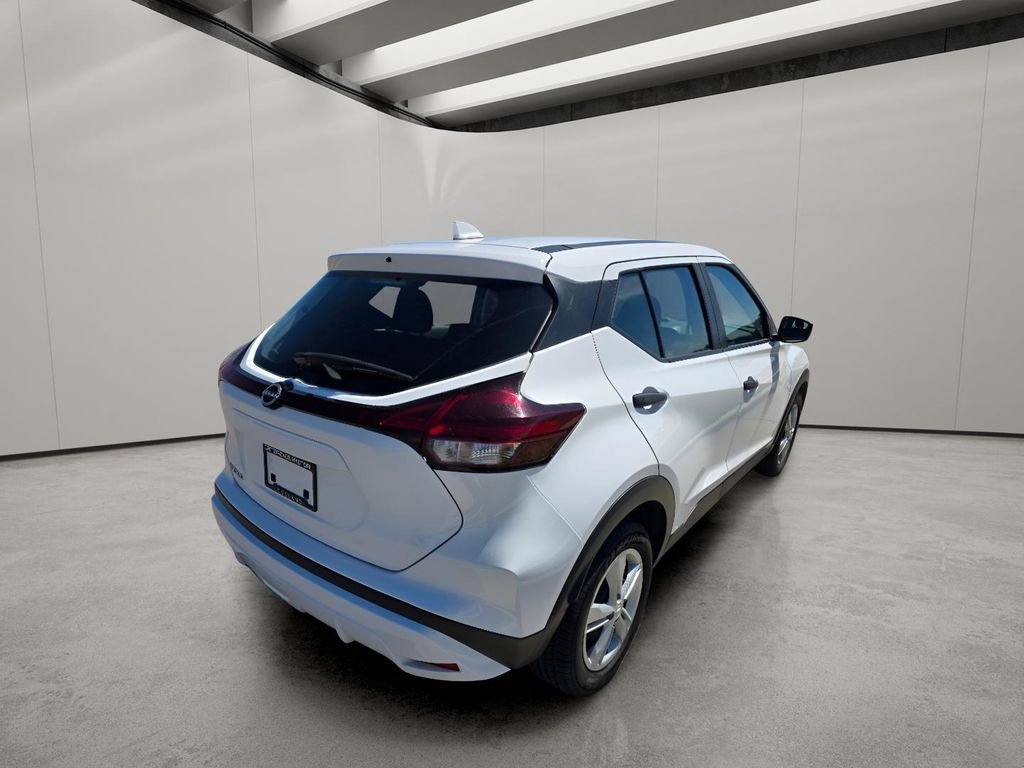 Used 2023 Nissan Kicks S image 5